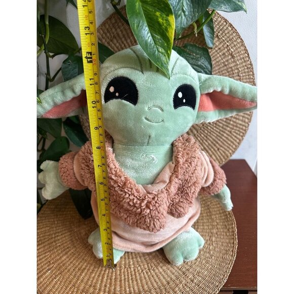 Baby Yoda Grogu plush stuffed animal - Picture 2 of 8